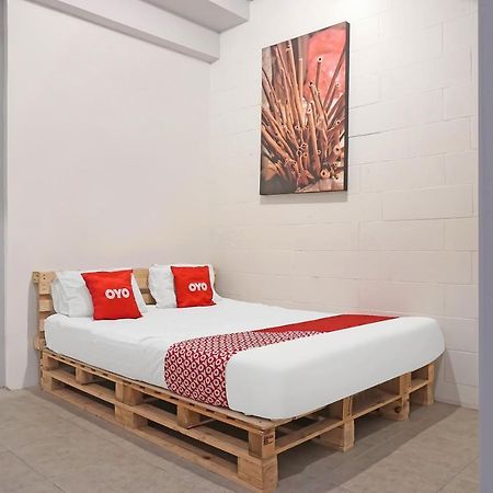 Spot On 91821 The Packer Lodge Τζακάρτα Εξωτερικό φωτογραφία